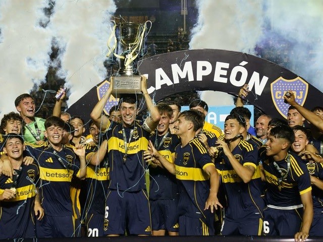 Levantar la copa es algo que soaba hace mucho